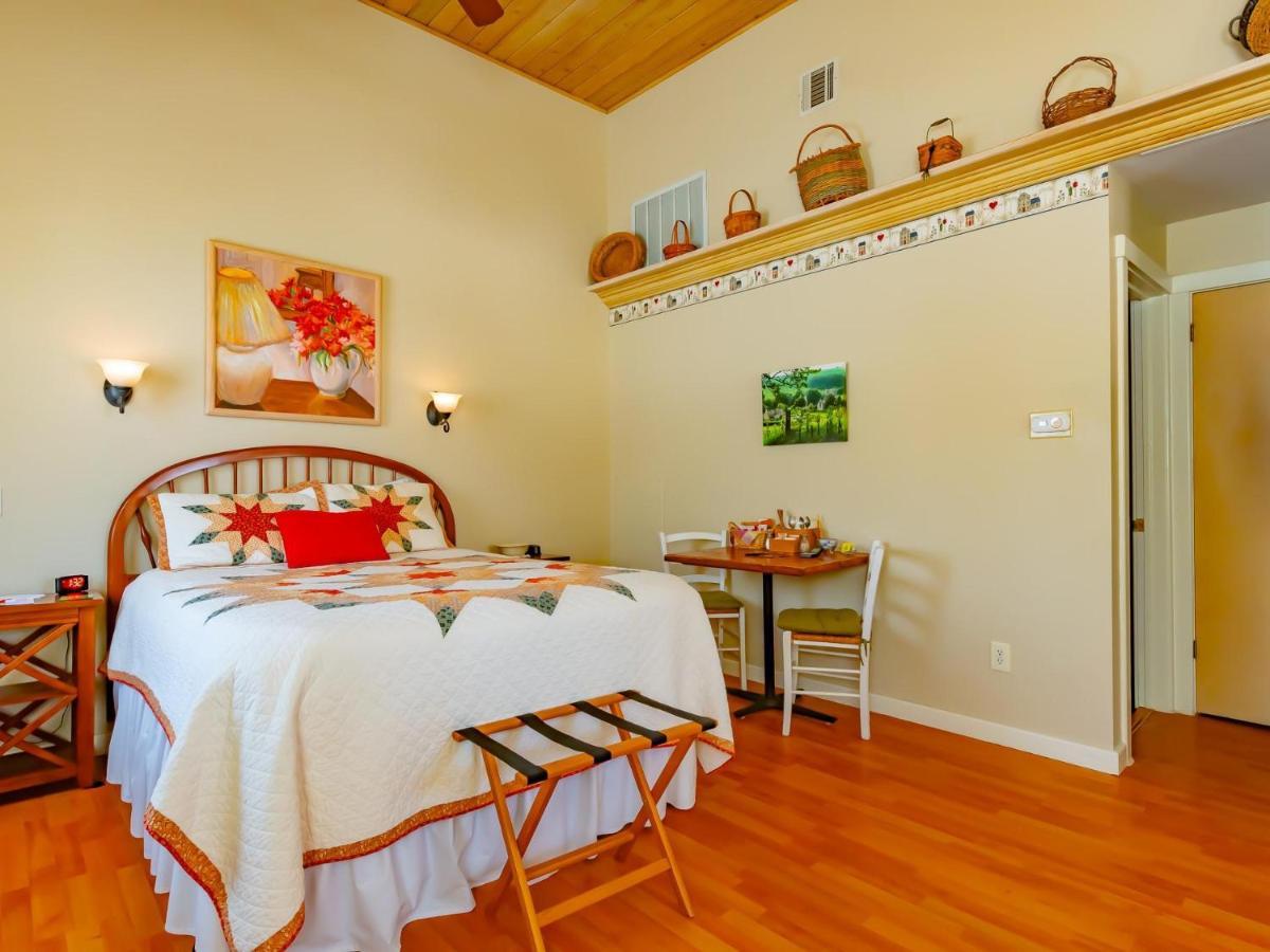 Shaker Mill Inn West Stockbridge Esterno foto